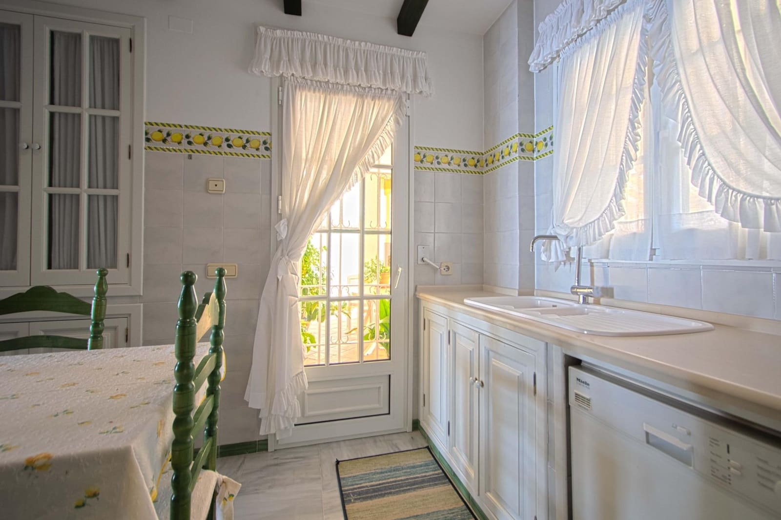 5 bedroom Semi-detached Villa for sale in Utrera with pool - € 595,000 (Ref: 9843463)