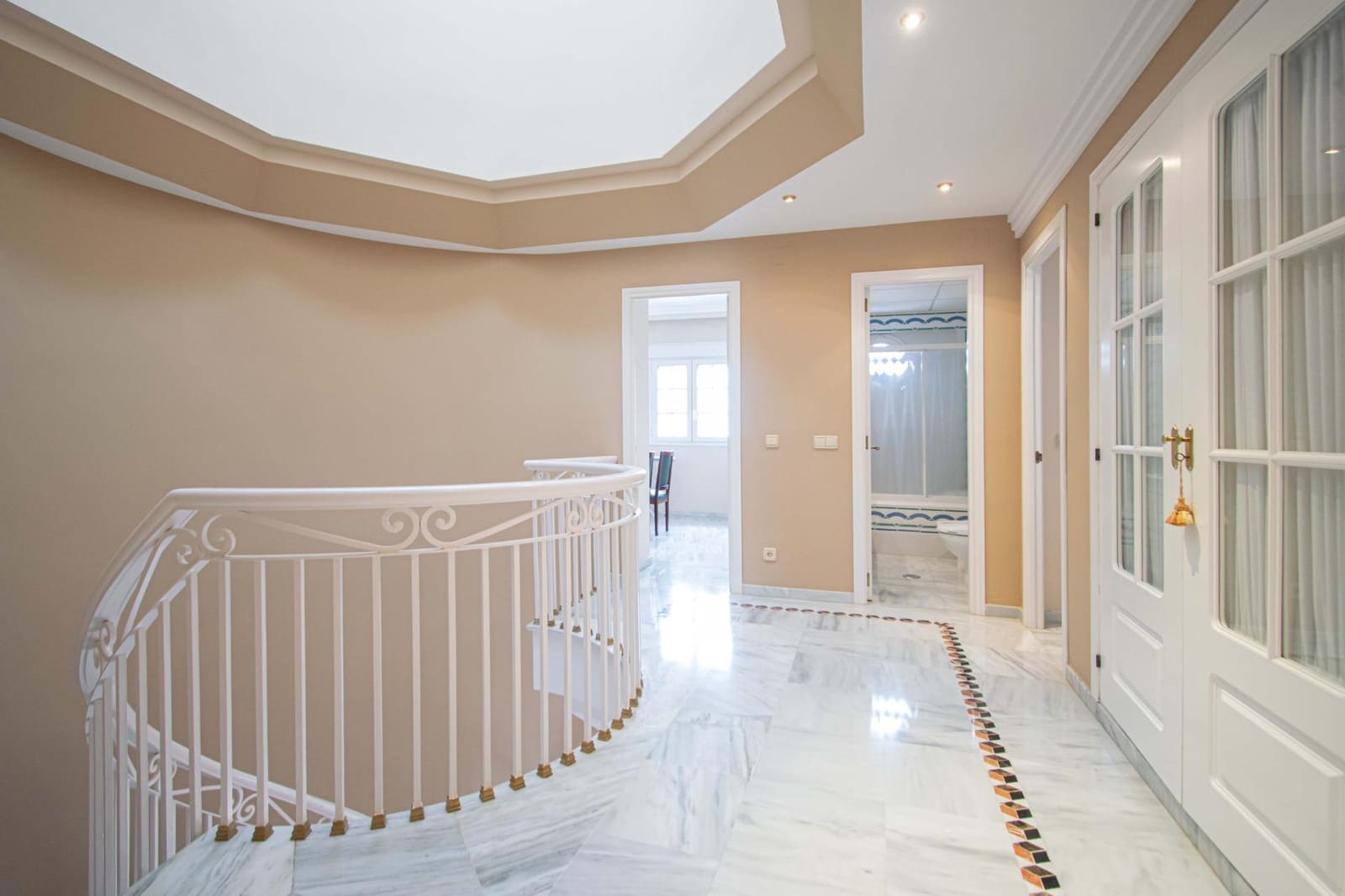 5 bedroom Semi-detached Villa for sale in Utrera with pool - € 595,000 (Ref: 9843463)