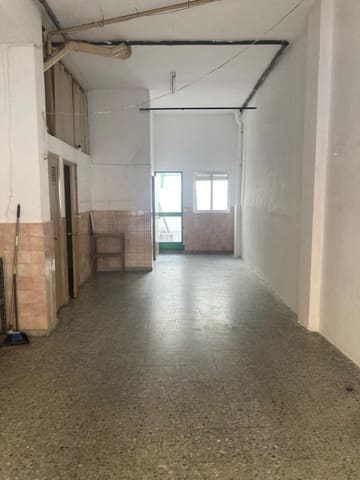 Erhverv til leje i Sevilla by med garage - € 900 (Ref: 9846300)