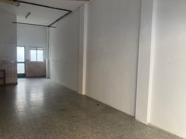 Erhverv til leje i Sevilla by med garage - € 900 (Ref: 9846300)