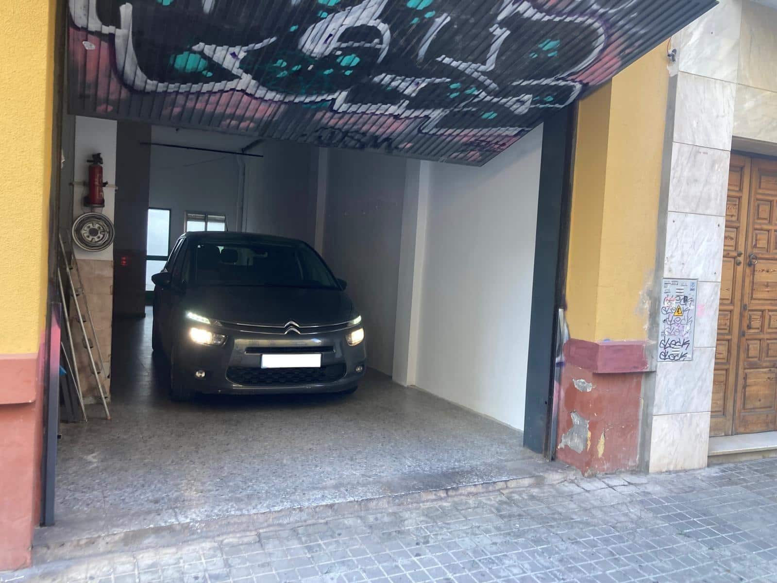 Erhverv til leje i Sevilla by med garage - € 900 (Ref: 9846300)