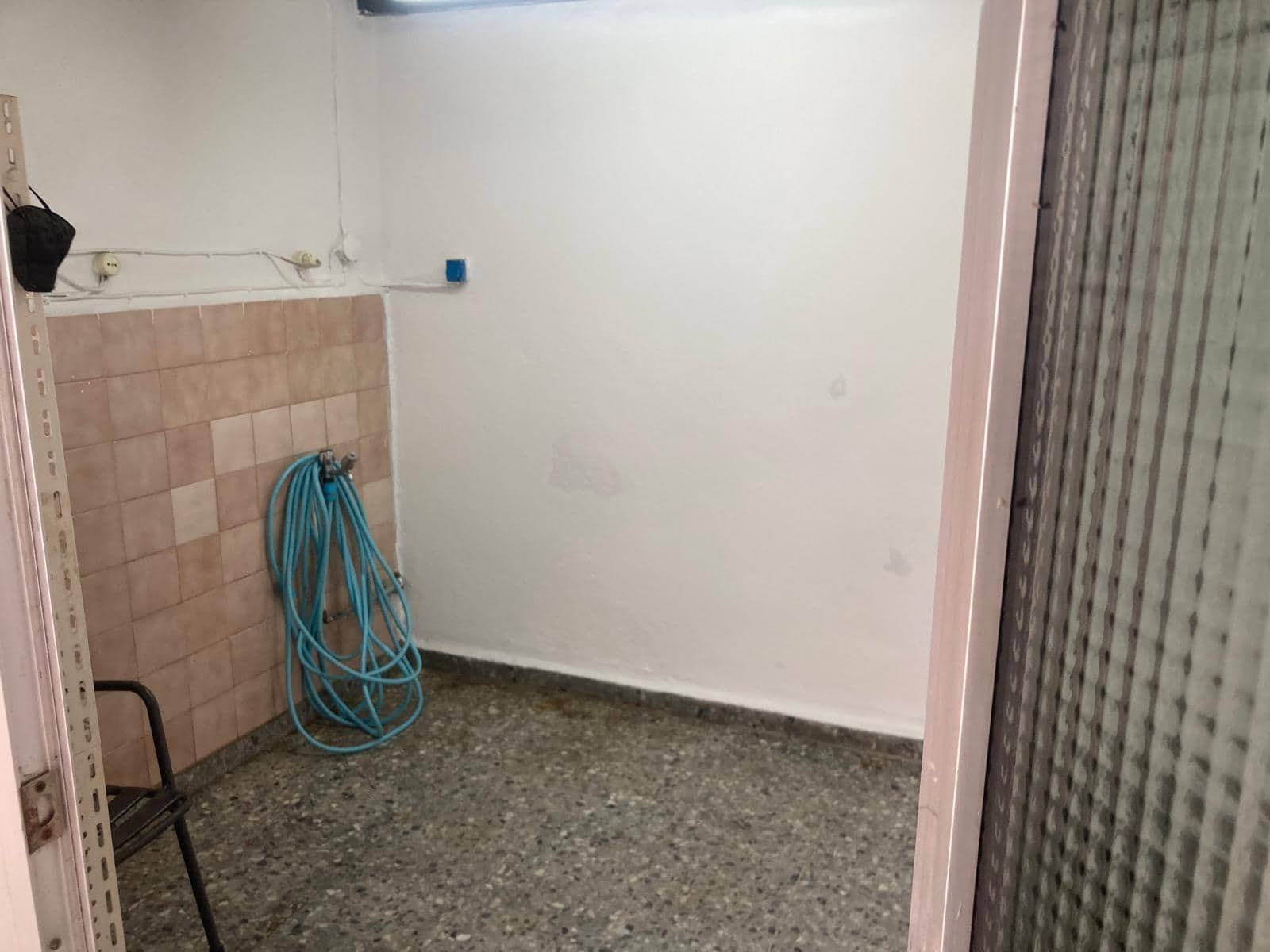 Erhverv til leje i Sevilla by med garage - € 900 (Ref: 9846300)