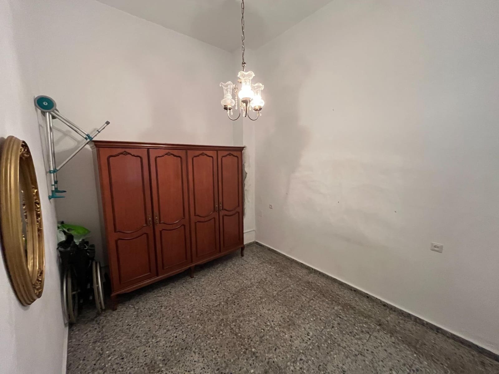 Erhverv til leje i Sevilla by med garage - € 900 (Ref: 9846300)
