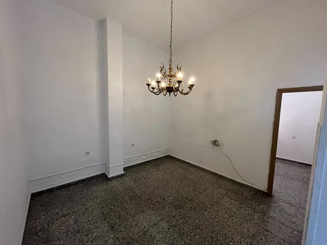 Erhverv til leje i Sevilla by med garage - € 900 (Ref: 9846300)