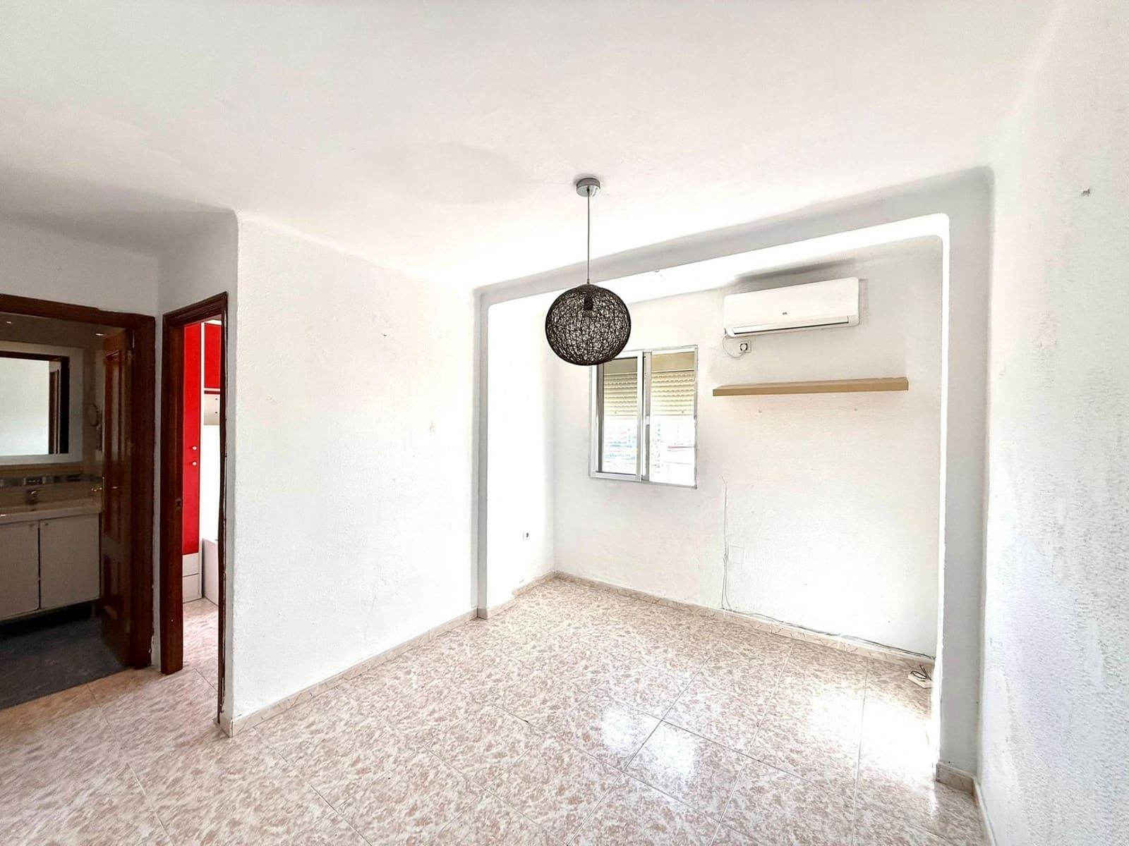 3 bedroom Flat for sale in San Juan de Aznalfarache - € 99,000 (Ref: 9849449)
