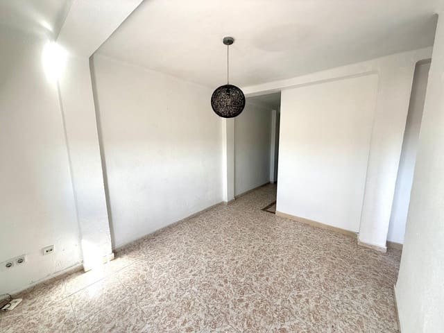 3 bedroom Flat for sale in San Juan de Aznalfarache - € 99,000 (Ref: 9849449)