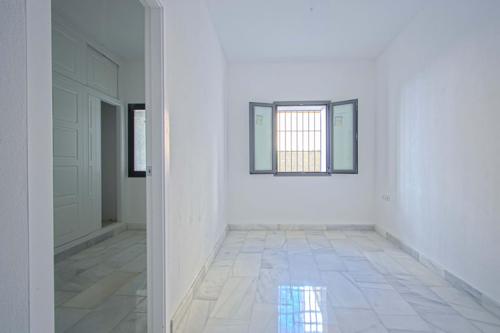 2 bedroom Apartment for sale in Seville city - € 399,000 (Ref: 9851839)