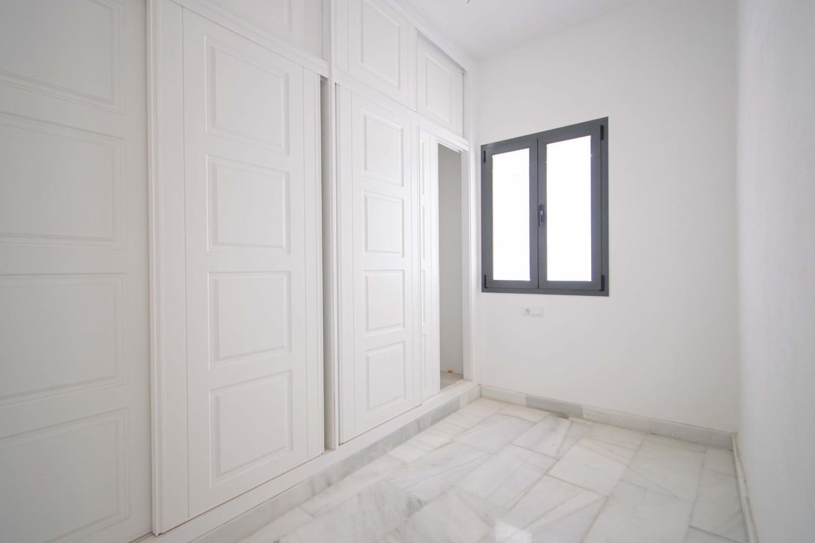 2 bedroom Apartment for sale in Seville city - € 399,000 (Ref: 9851839)