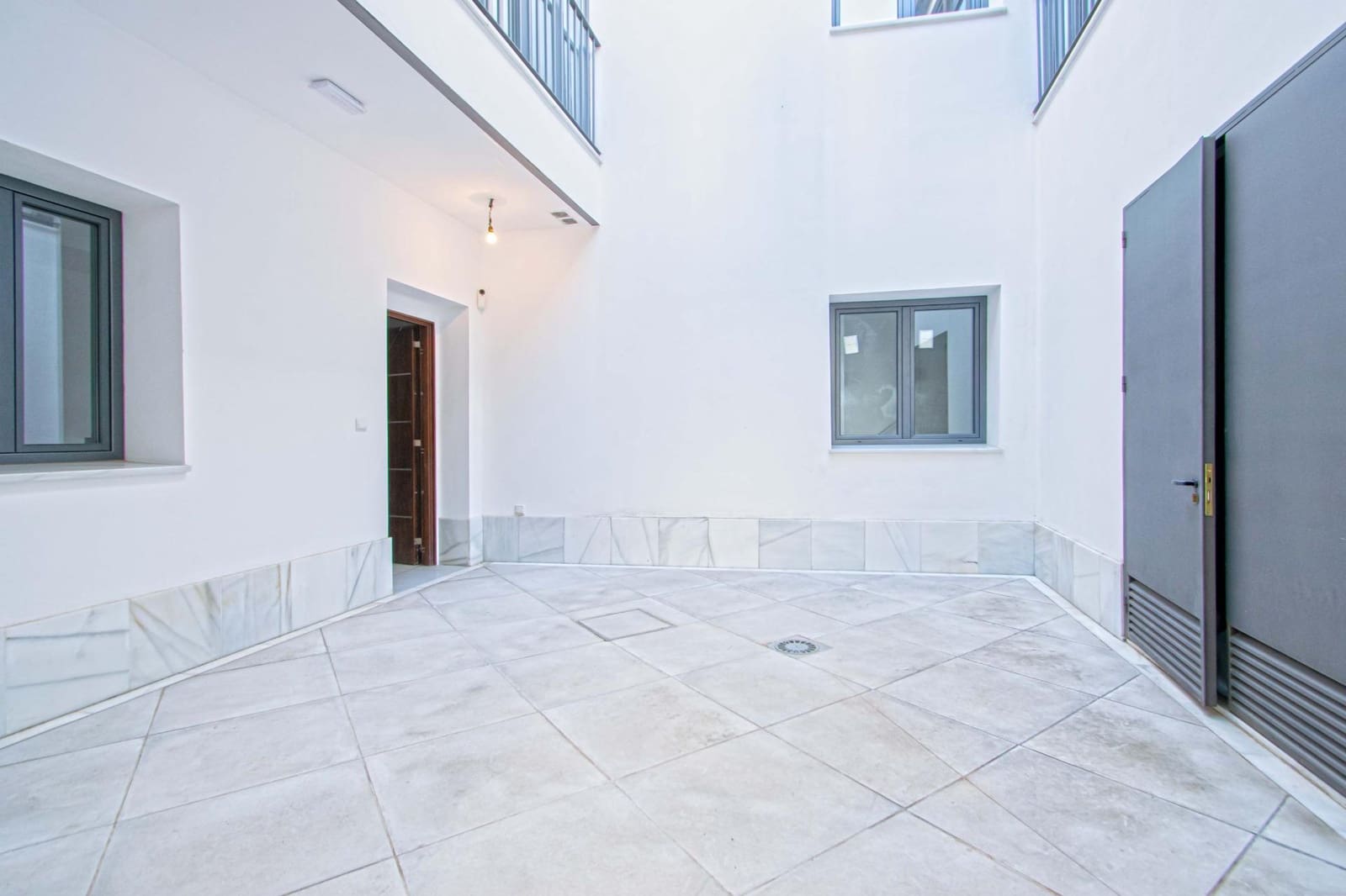 2 bedroom Apartment for sale in Seville city - € 399,000 (Ref: 9851839)