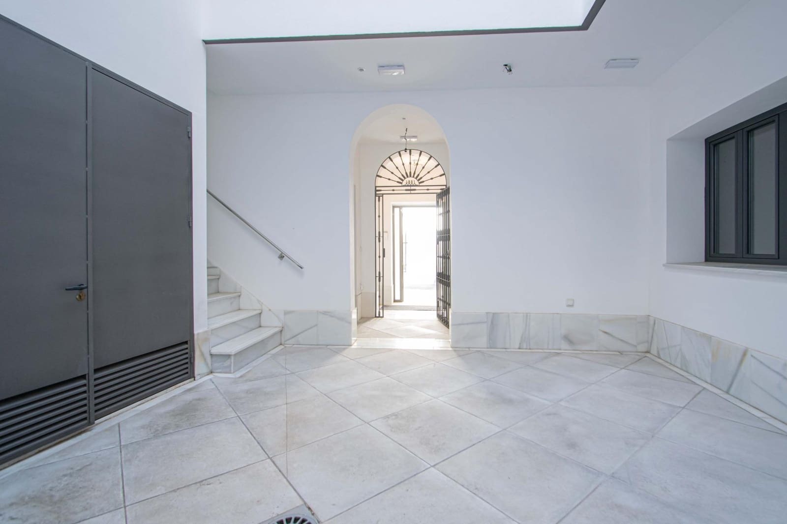 2 bedroom Apartment for sale in Seville city - € 399,000 (Ref: 9851839)