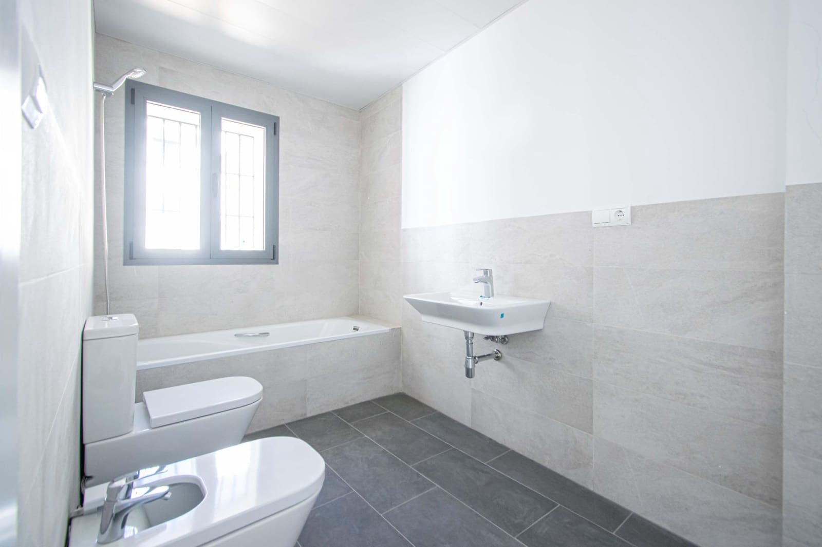 2 bedroom Flat for sale in Seville city - € 415,000 (Ref: 9851840)