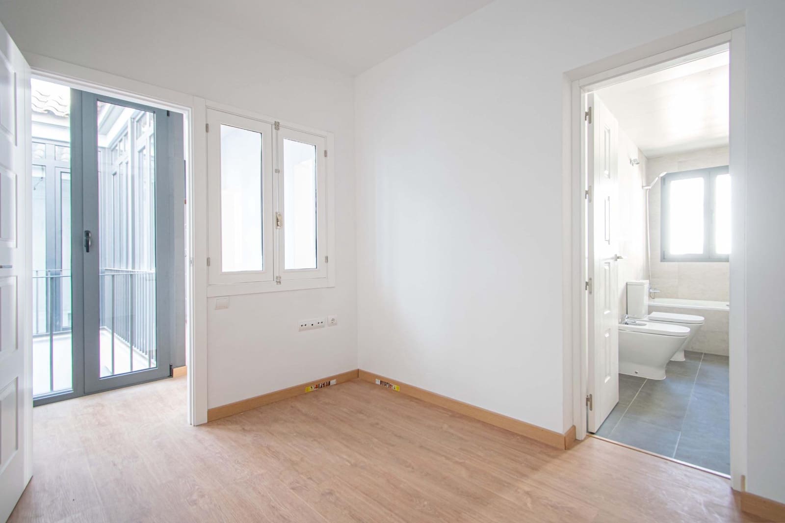 2 bedroom Flat for sale in Seville city - € 415,000 (Ref: 9851840)