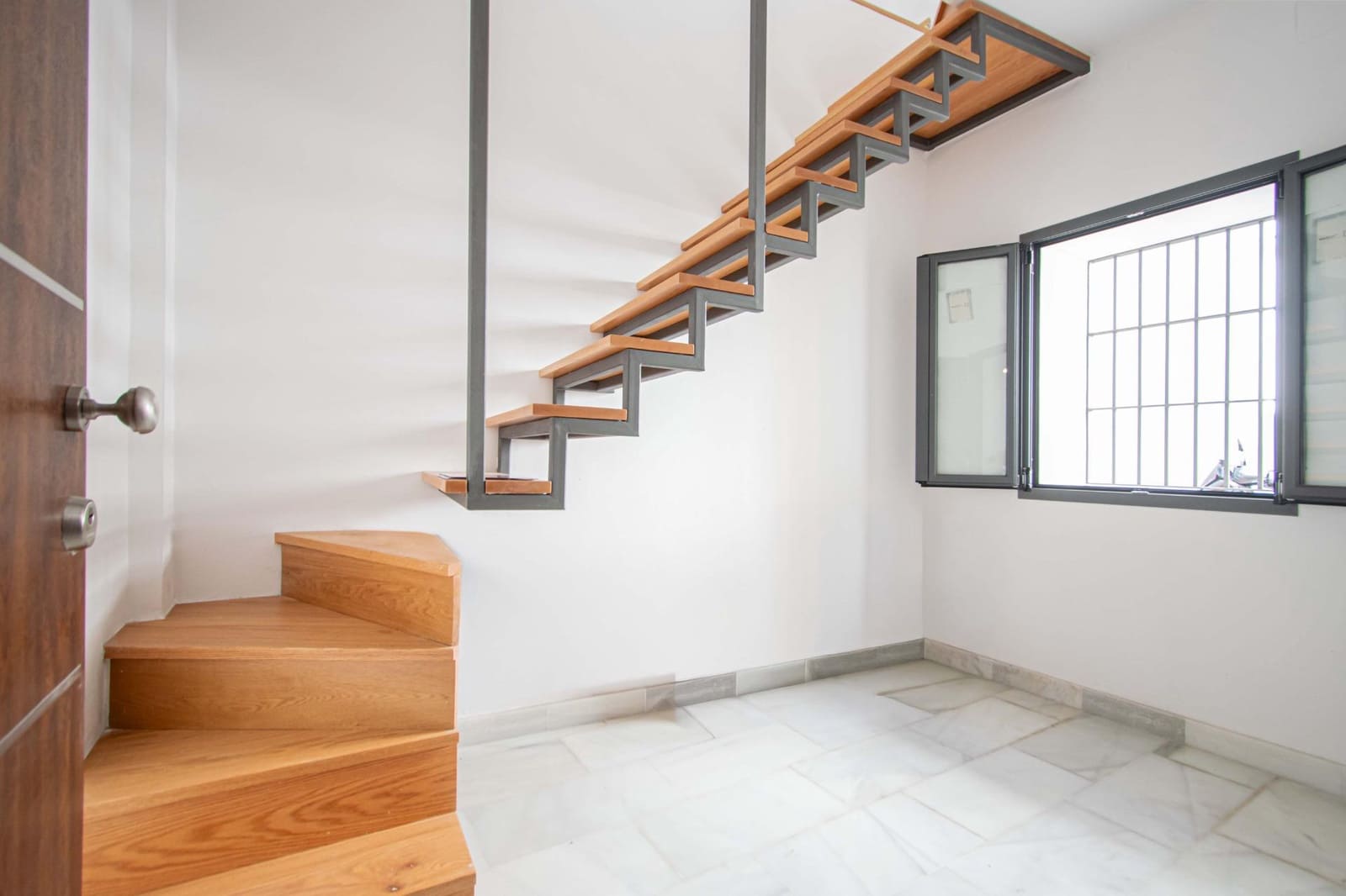 2 bedroom Flat for sale in Seville city - € 415,000 (Ref: 9851840)