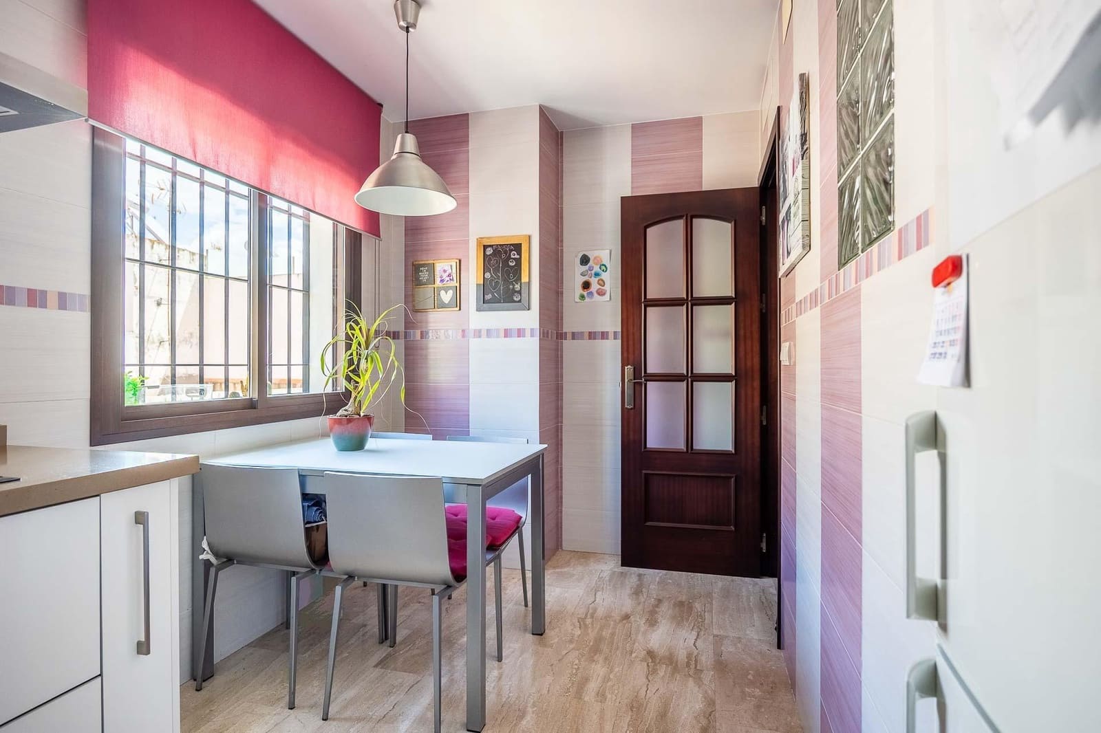 4 soverom Rekkehus til salgs i Sevilla by med garasje - € 749 000 (Ref: 9861929)