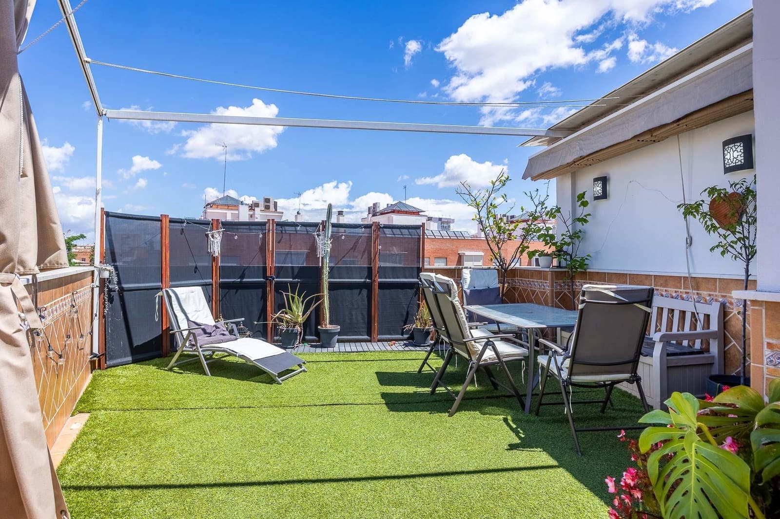 4 soverom Rekkehus til salgs i Sevilla by med garasje - € 749 000 (Ref: 9861929)
