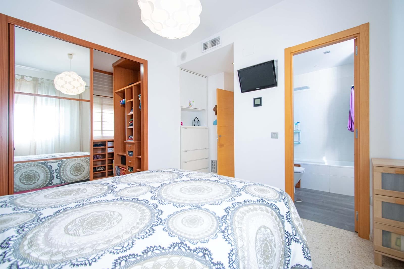 3 bedroom Flat for sale in Seville city with pool garage - € 258,000 (Ref: 9861930)