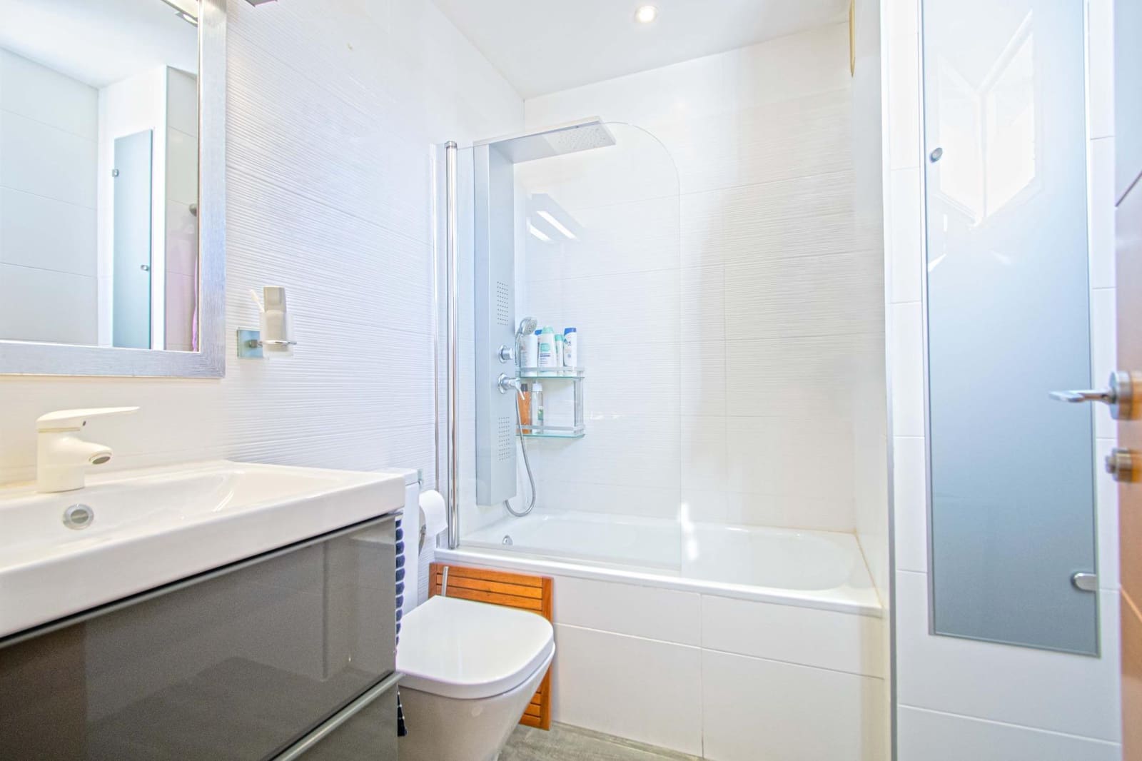 3 bedroom Flat for sale in Seville city with pool garage - € 258,000 (Ref: 9861930)