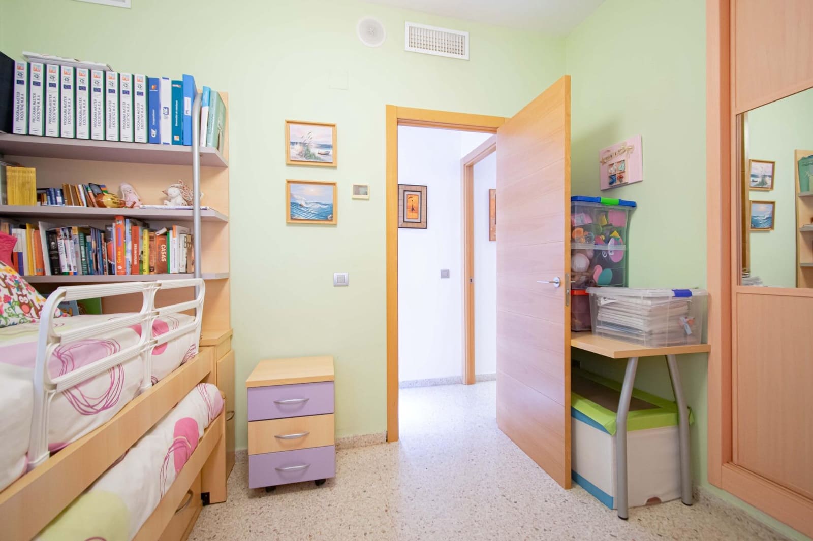 3 bedroom Flat for sale in Seville city with pool garage - € 258,000 (Ref: 9861930)