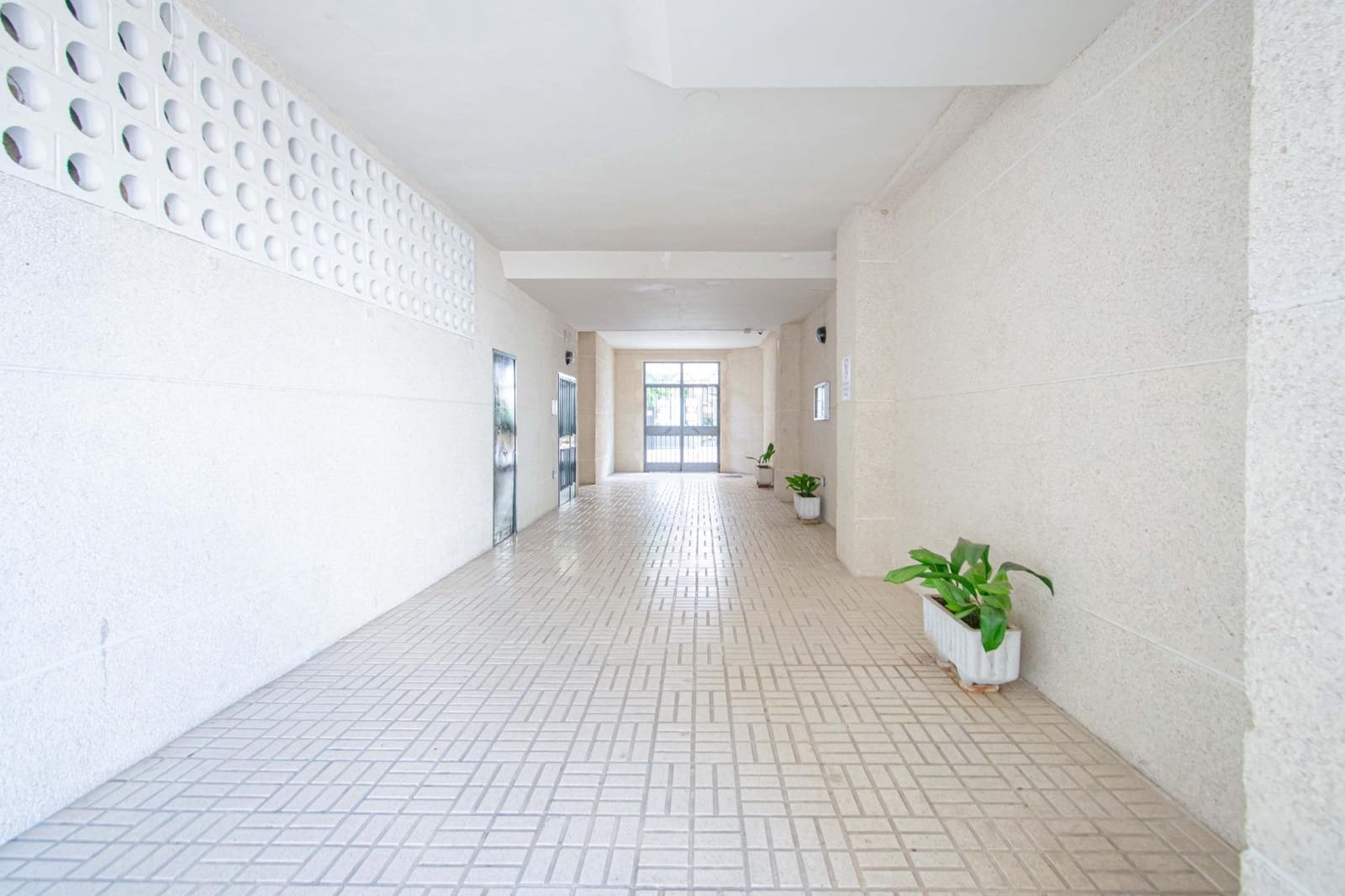 3 bedroom Flat for sale in Seville city with pool garage - € 258,000 (Ref: 9861930)