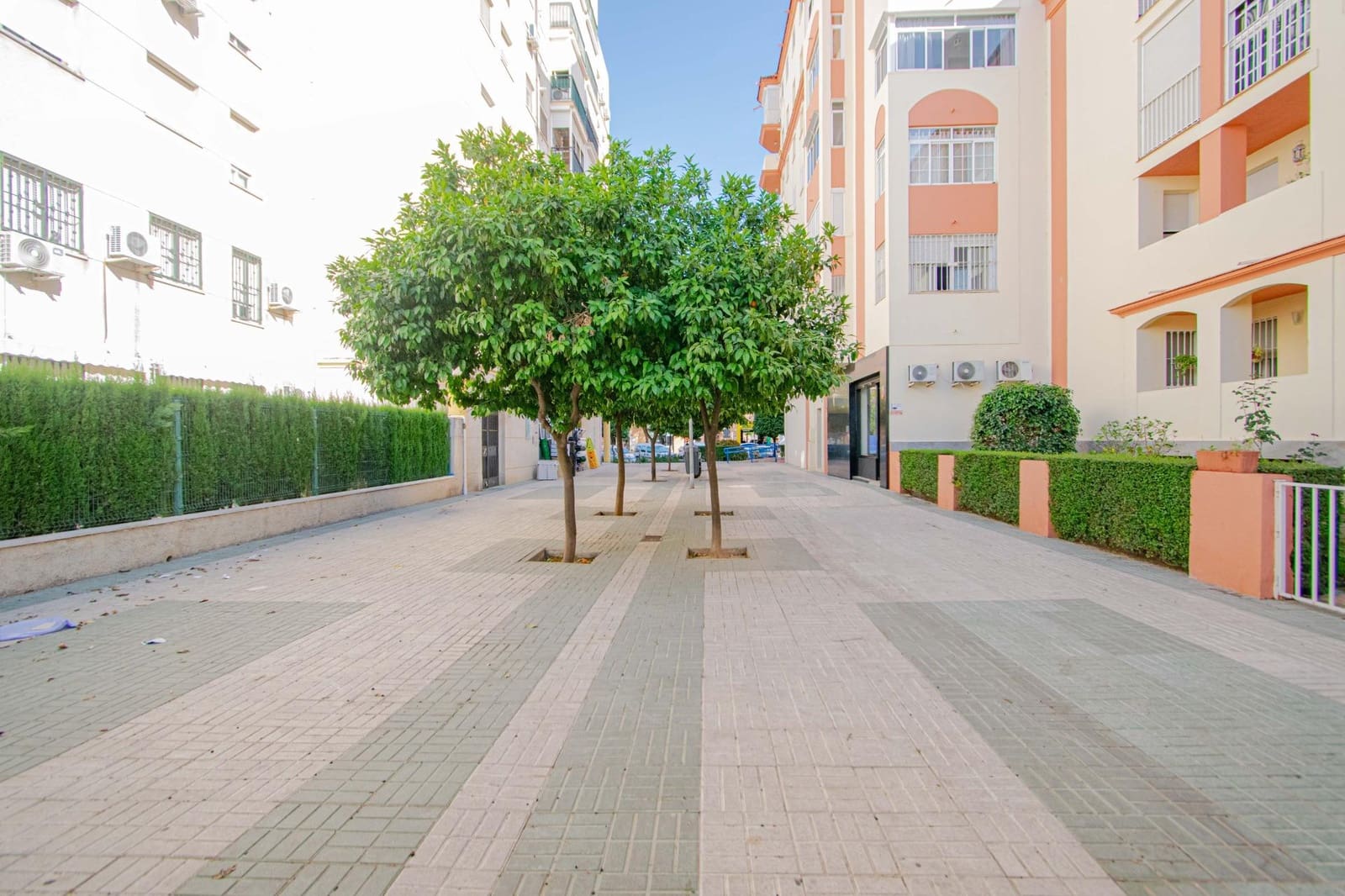 3 bedroom Flat for sale in Seville city with pool garage - € 258,000 (Ref: 9861930)
