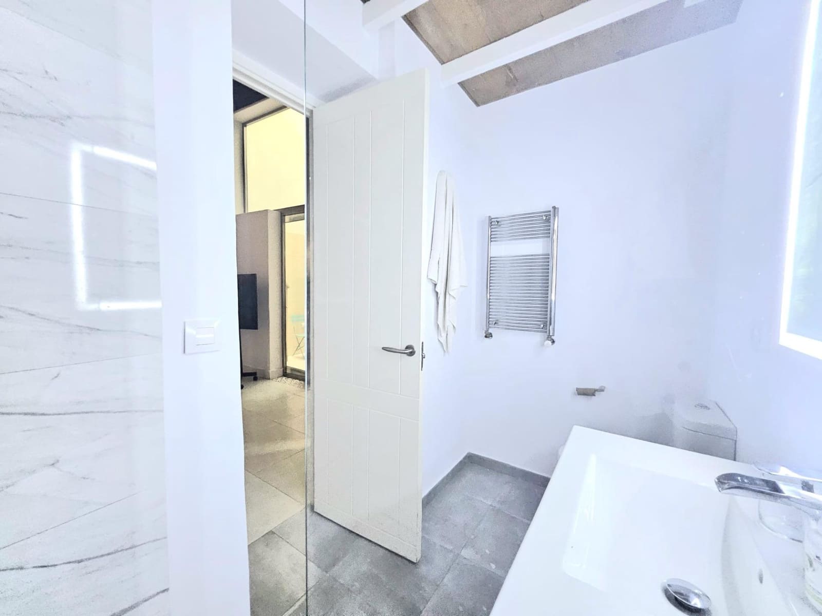 1 quarto Apartamento para arrendar em Sevilha cidade - 1 200 € (Ref: 9867078)