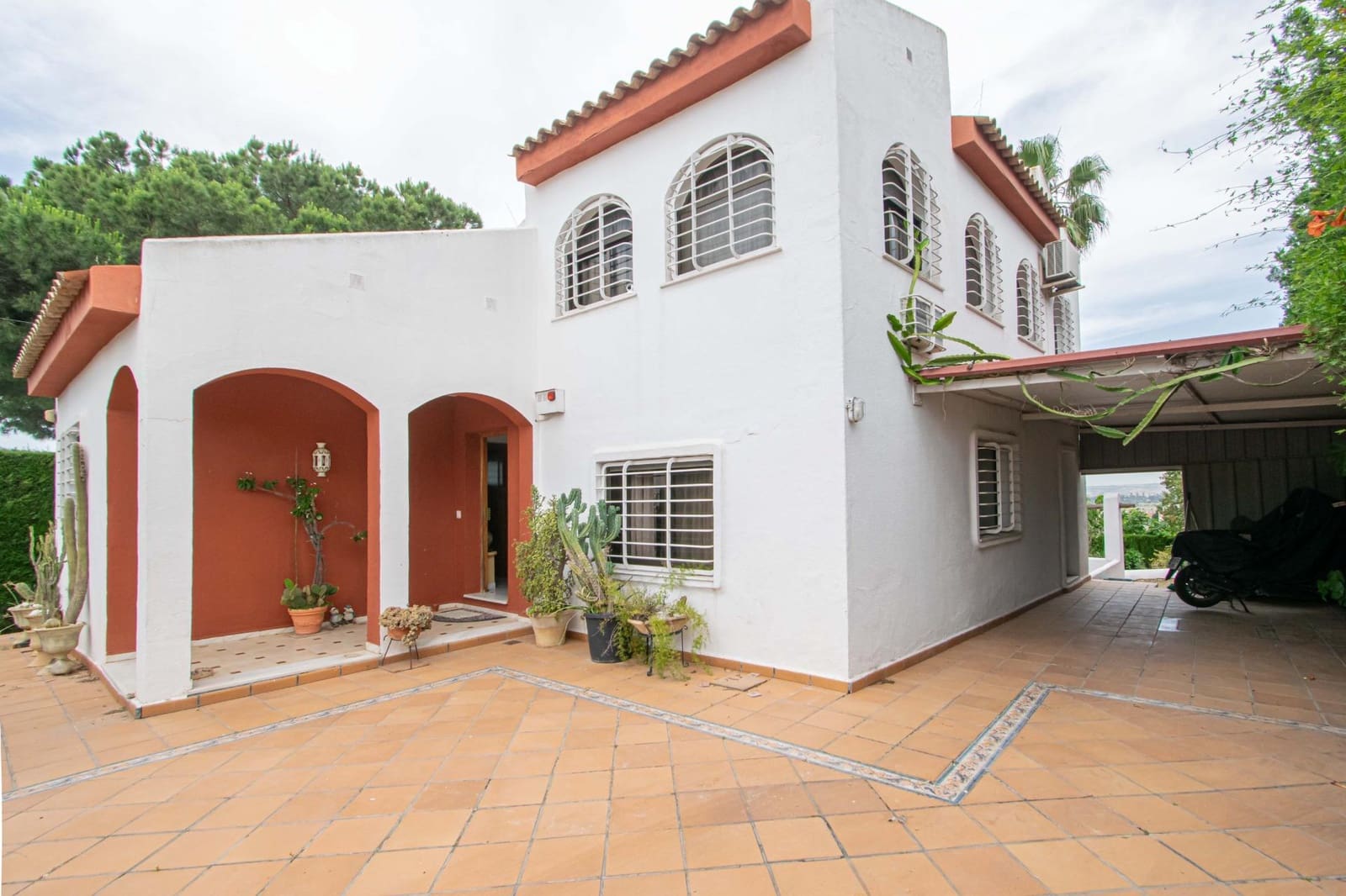 5 slaapkamer Villa te koop in Montequinto - € 650.000 (Ref: 9868660)