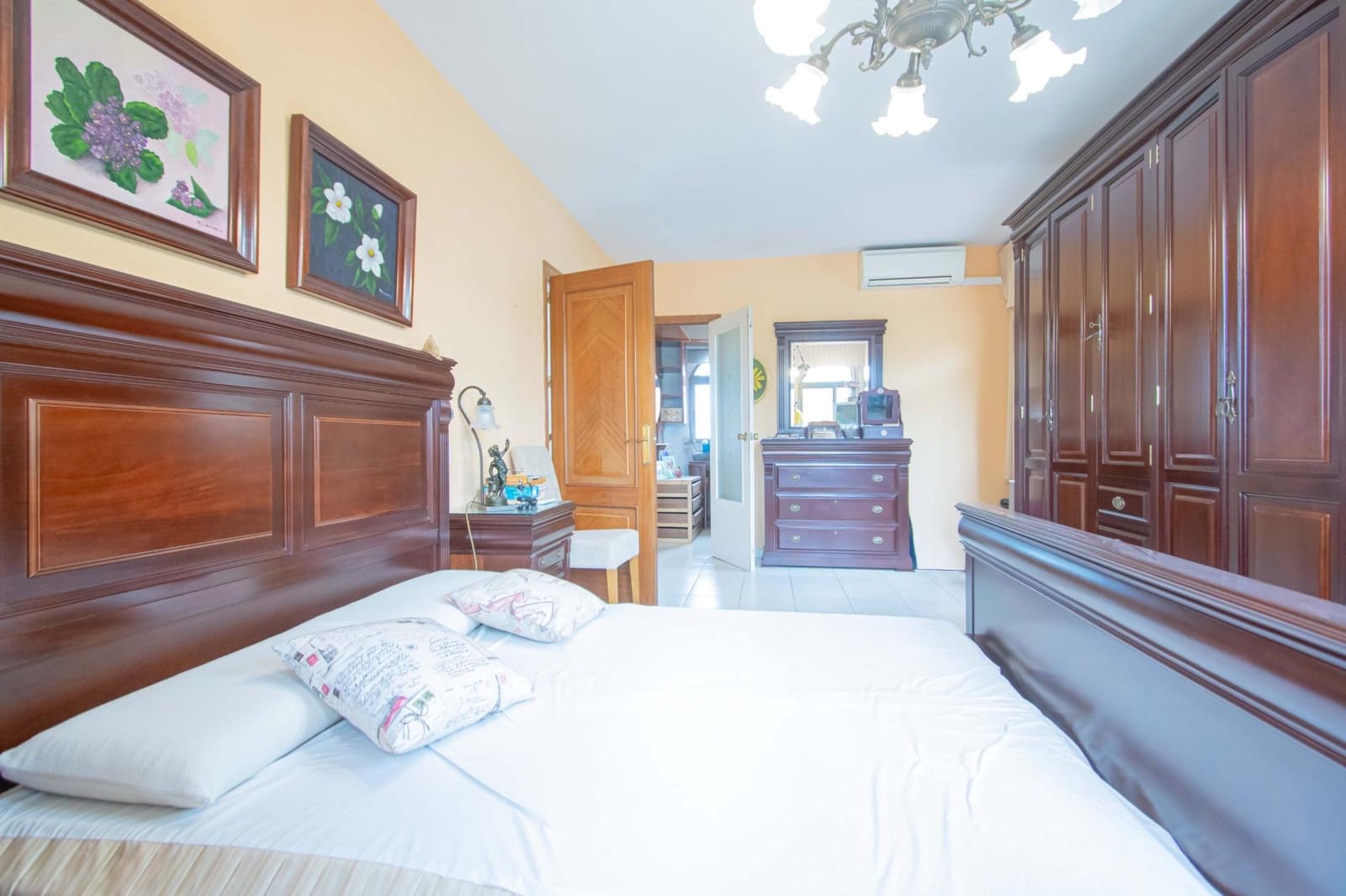 5 slaapkamer Villa te koop in Montequinto - € 650.000 (Ref: 9868660)