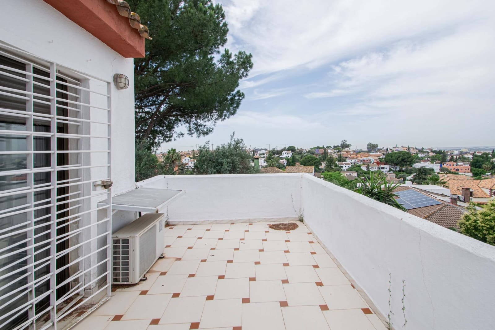 5 slaapkamer Villa te koop in Montequinto - € 650.000 (Ref: 9868660)