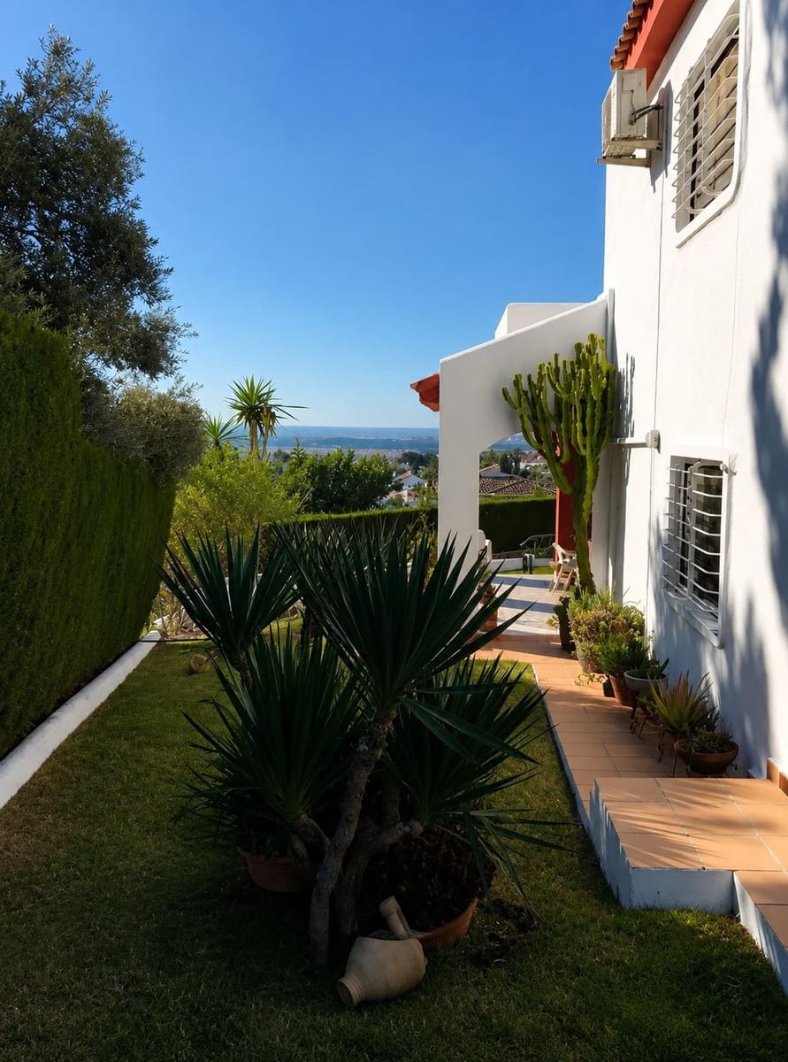 5 slaapkamer Villa te koop in Montequinto - € 635.000 (Ref: 9868660)