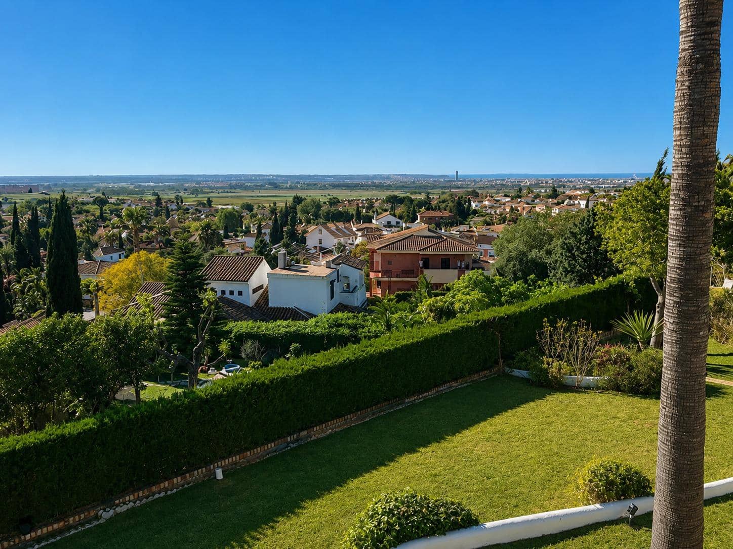5 slaapkamer Villa te koop in Montequinto - € 635.000 (Ref: 9868660)
