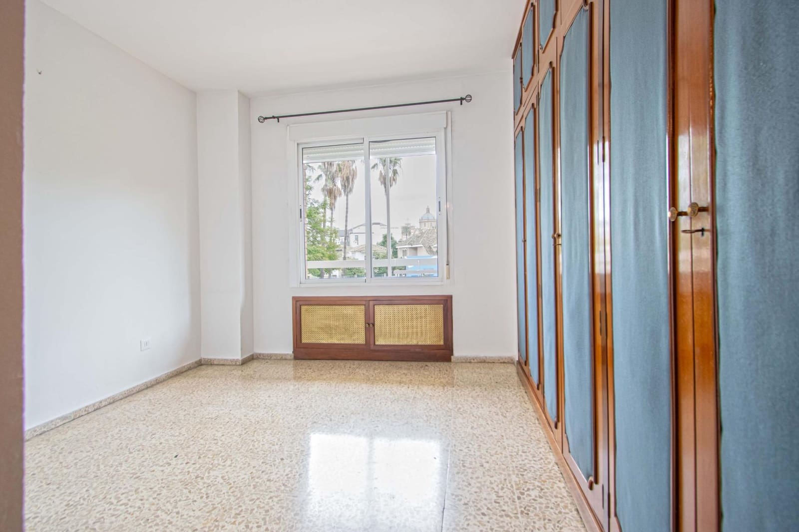 Piso de 4 habitaciones en Sevilla ciudad en venta - 370.000 € (Ref: 9873580)