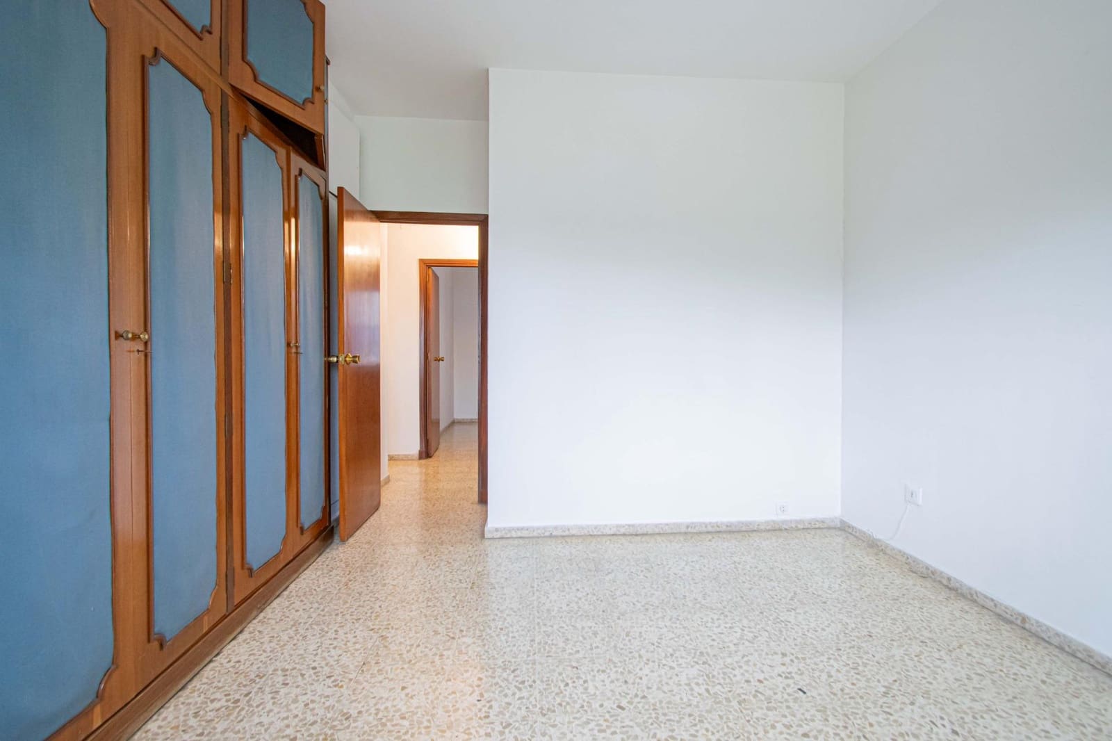 Piso de 4 habitaciones en Sevilla ciudad en venta - 370.000 € (Ref: 9873580)