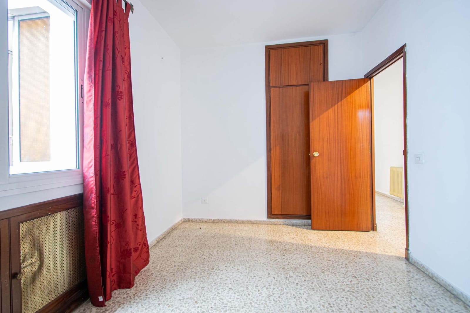 Piso de 4 habitaciones en Sevilla ciudad en venta - 370.000 € (Ref: 9873580)