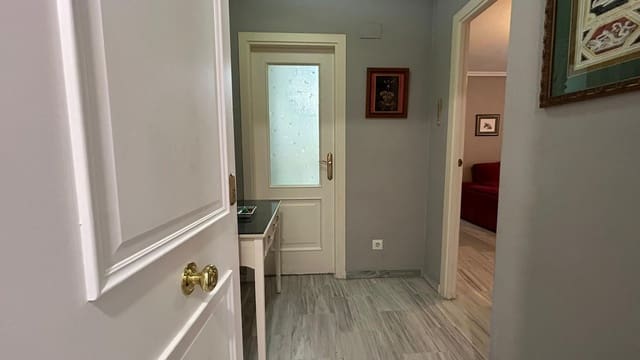 3 slaapkamer Flat te huur in Sevilla stad met zwembad garage - € 1.300 (Ref: 9873581)