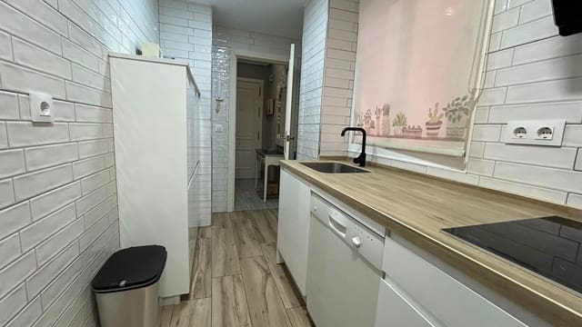 3 slaapkamer Flat te huur in Sevilla stad met zwembad garage - € 1.300 (Ref: 9873581)