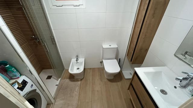 3 slaapkamer Flat te huur in Sevilla stad met zwembad garage - € 1.300 (Ref: 9873581)