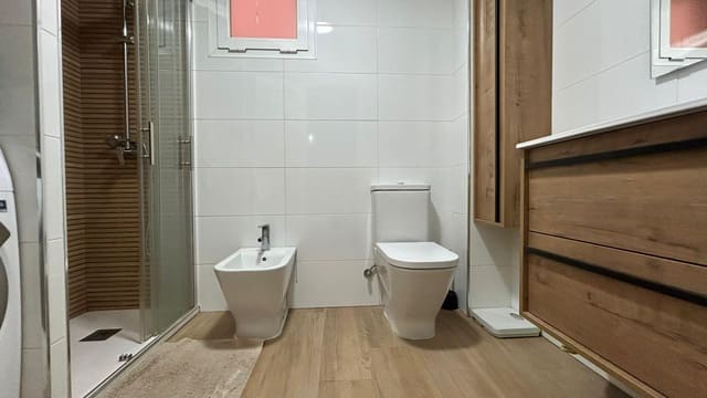 3 slaapkamer Flat te huur in Sevilla stad met zwembad garage - € 1.300 (Ref: 9873581)