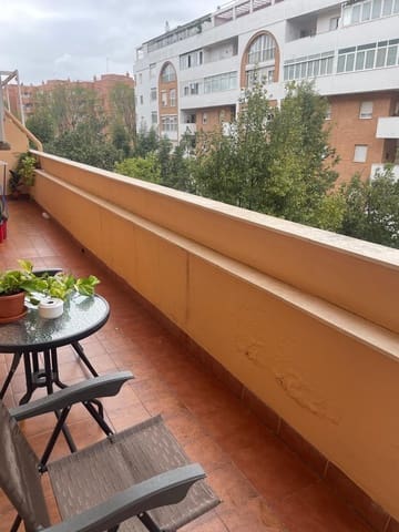 Appartement de 3 chambres à louer à Séville ville avec piscine garage - 1 300 € (Ref: 9873581)