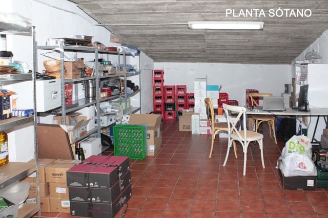 Kommersiell att hyra i Sevilla stad - 1 100 € (Ref: 9876499)
