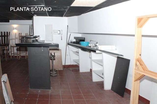Kommersiell att hyra i Sevilla stad - 1 100 € (Ref: 9876499)