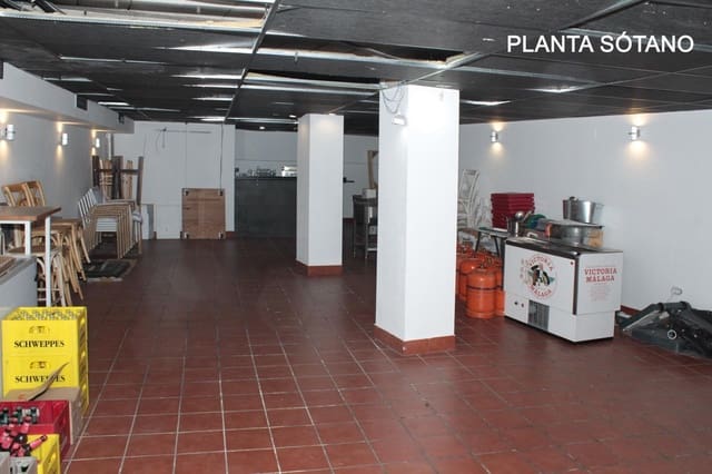 Kommersiell att hyra i Sevilla stad - 1 100 € (Ref: 9876499)