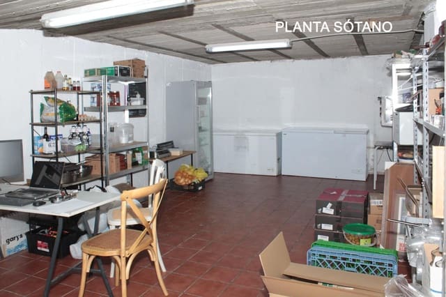 Kommersiell att hyra i Sevilla stad - 1 100 € (Ref: 9876499)