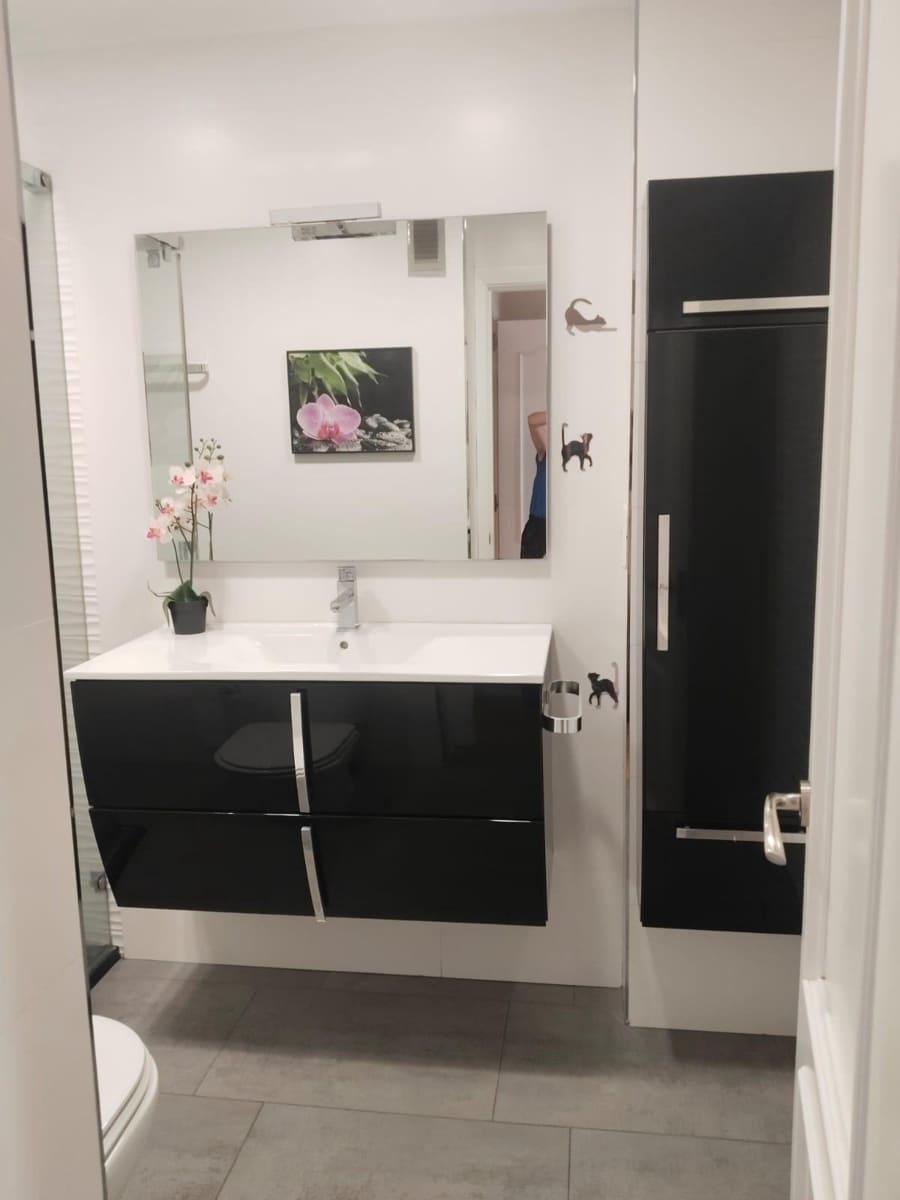 Piso de 3 habitaciones en Sevilla ciudad en alquiler con garaje - 900 € (Ref: 9876500)