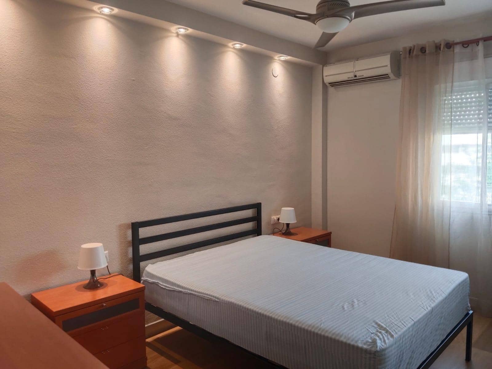 Piso de 3 habitaciones en Sevilla ciudad en alquiler con garaje - 900 € (Ref: 9876500)