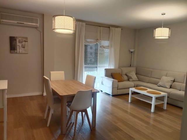 3 soverom Leilighet til leie i Sevilla by med garasje - € 900 (Ref: 9876500)