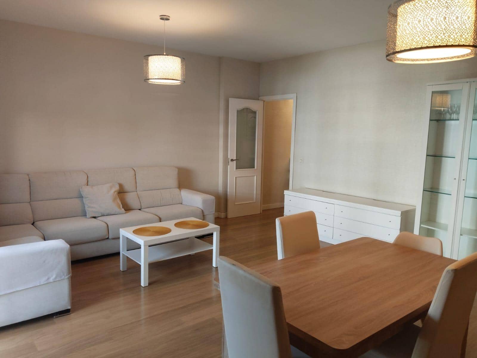 Piso de 3 habitaciones en Sevilla ciudad en alquiler con garaje - 900 € (Ref: 9876500)