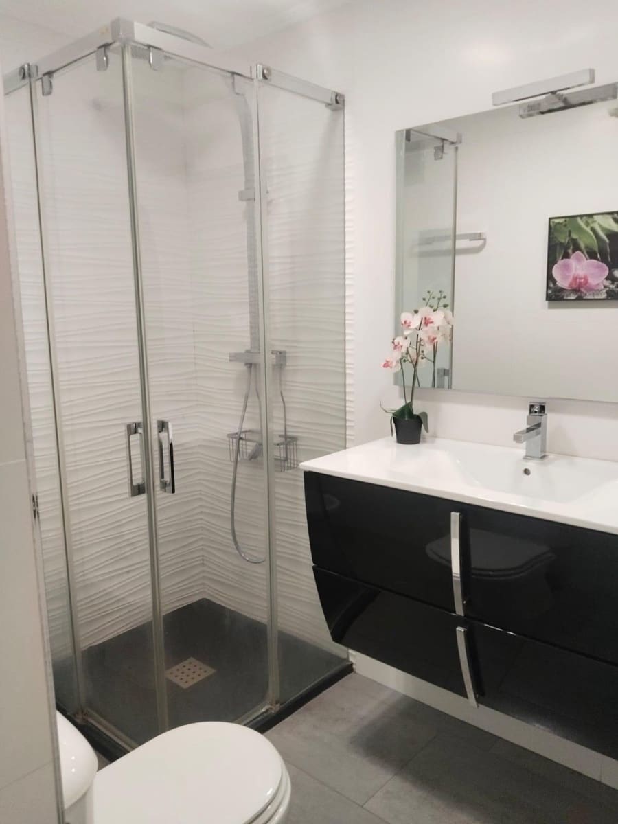 Piso de 3 habitaciones en Sevilla ciudad en alquiler con garaje - 900 € (Ref: 9876500)