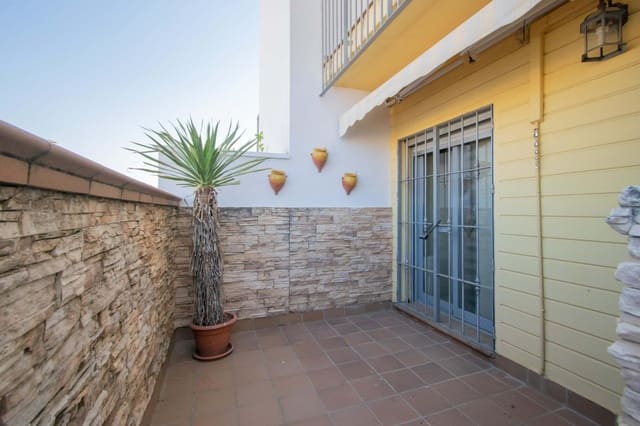 Adosado de 4 habitaciones en Alcalá de Guadaira en venta con garaje - 250.000 € (Ref: 9876501)