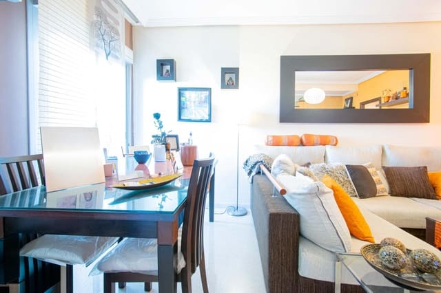 Adosado de 4 habitaciones en Alcalá de Guadaira en venta con garaje - 250.000 € (Ref: 9876501)