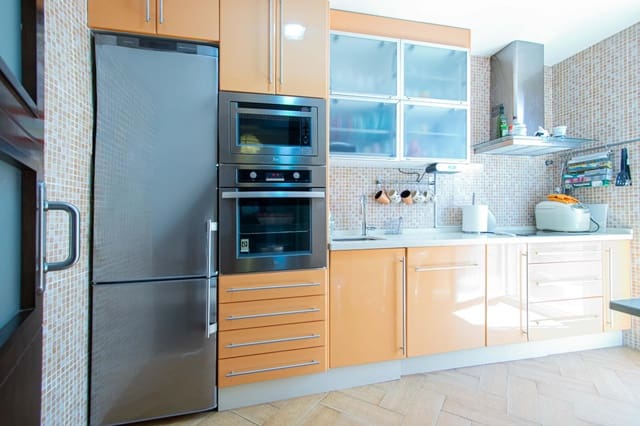 Adosado de 4 habitaciones en Alcalá de Guadaira en venta con garaje - 250.000 € (Ref: 9876501)